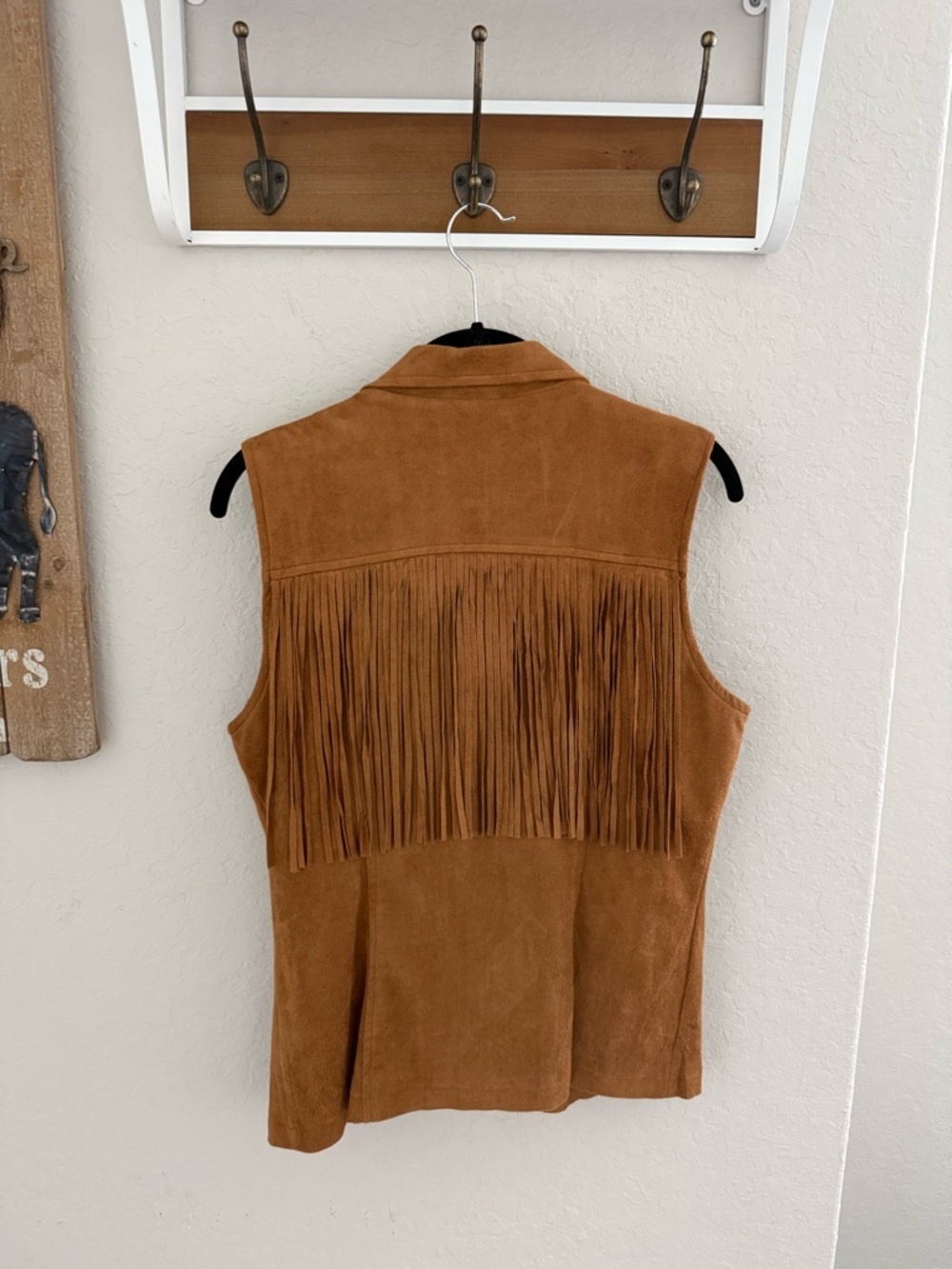 Fringed Suede Vest - Tan Brown Sleeveless Jacket - Picture 2 of 3